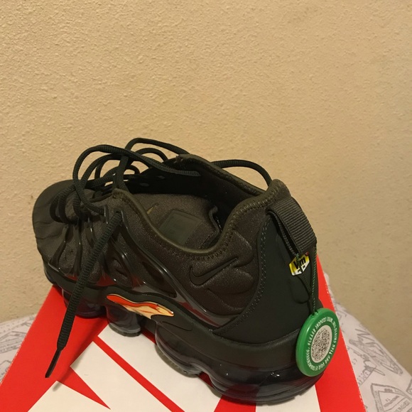 Nike vapormax plus - Picture 3 of 3